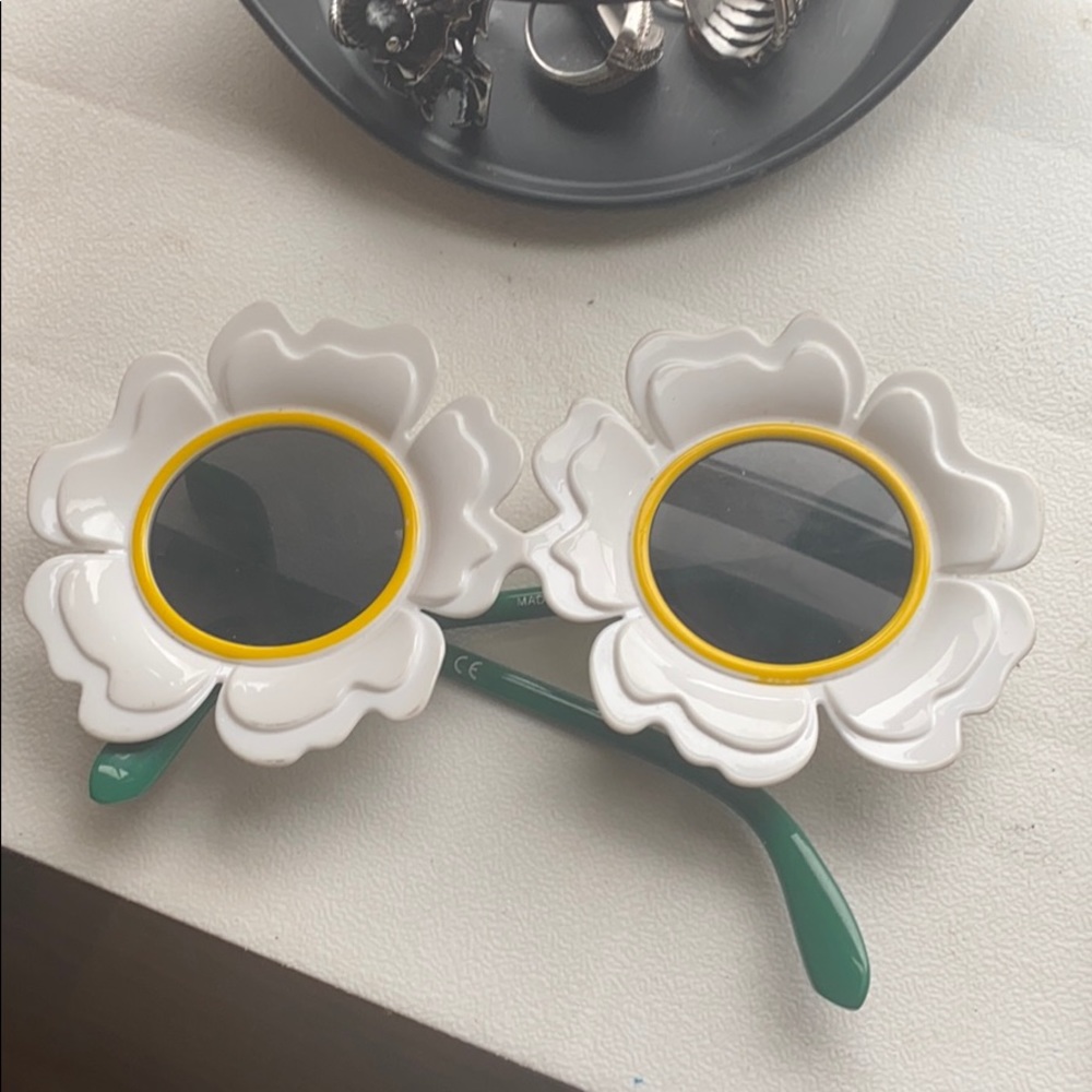 Dramatic Sunnies